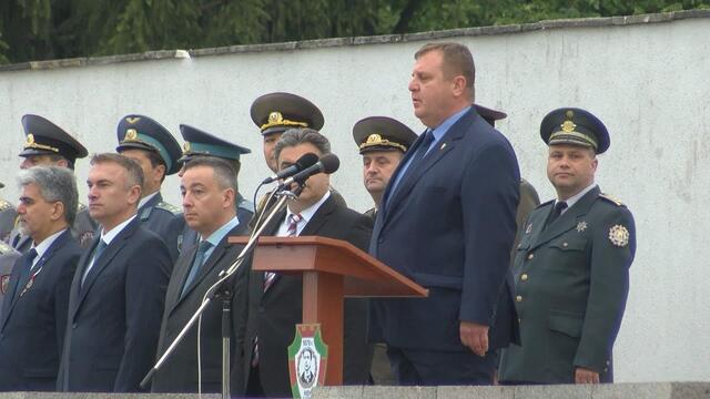 Каракачанов: Българската армия ще продължи да се модернизира