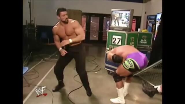 WWF Raw is War (18.12.2000) 2/3
