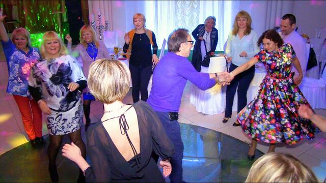 Валерий Палаускас  -   ОН НЕ ДАРИТ ЦВЕТОВ