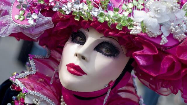 Ksana Sergienko.The Show Must Go On (QUEEN Cover)