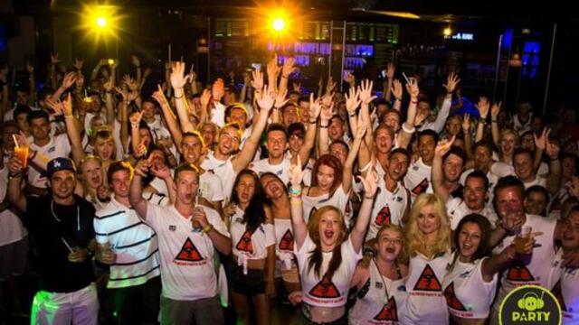 Морето и лятото! На купон в Слънчев бряг Party Crew