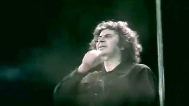 „Εδώ το φως“ – Γιώργος Νταλάρας