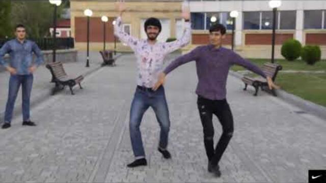 ТАНЦУЙ ПОКА МОЛОДОЙ)) Вот так зажигают наши мужчинки.....