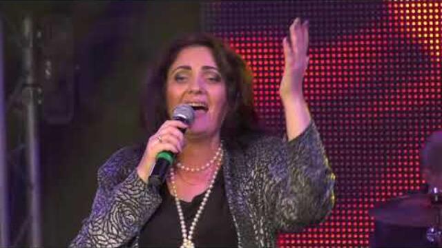 Лариса Андреева  -  Мама