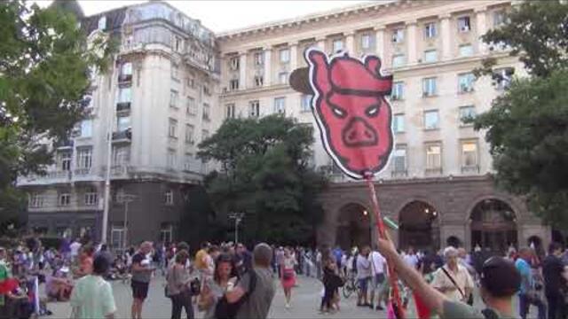 "Хей, Бойко" и "Борисов, чао!" (песни от протестите пред Парламента)