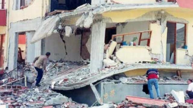 Мощно земетресение 7 по Рихтер край Измир, има страшни разрушения и загинали 2020 г.! Загинали и стотици ранени (ВИДЕО)