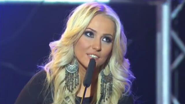 Елена и Преслава получават награда за "Дует на 2010" – "Пия за тебе"