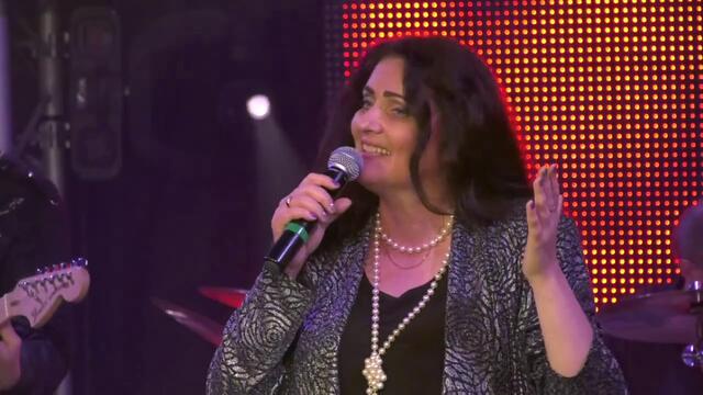 Лариса Андреева  -  Мама