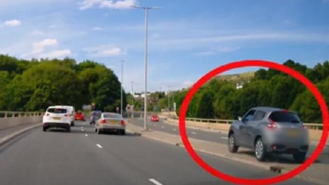 Watch the shocking moment driver speeds onto oncoming traffic on Halifax dual carriageway