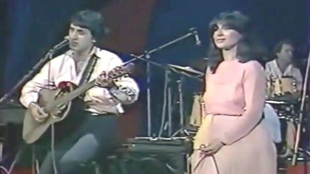 „Σιγανοψιχάλισμα“ – Χάρις Αλεξίου, Γιώργος Νταλάρας