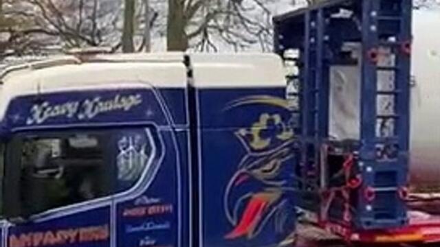 Watch: Colossal wind turbine blades manoeuvre in convoy through Highland village