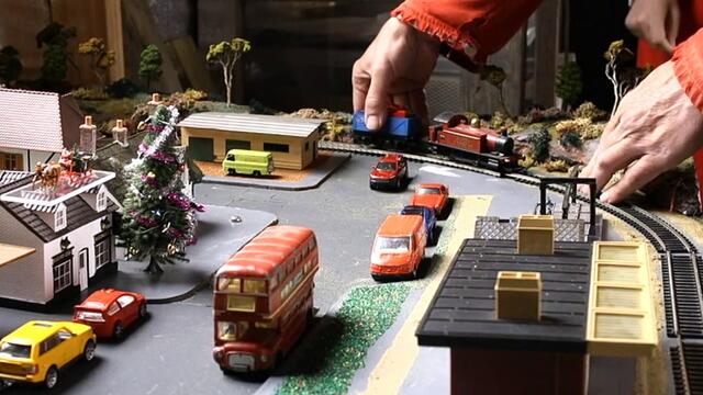 Tasmanian hobby carpenter crafts festive window display