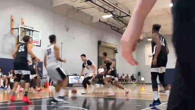 Kai Sotto shows guard moves in scrimmage vs G League veterans