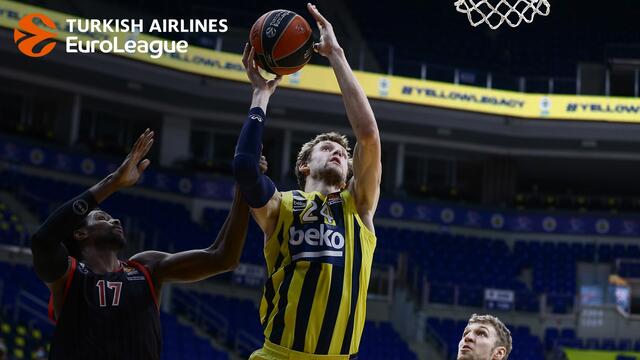 Jan Vesely did it all to lead Fenerbahce past Olympiacos