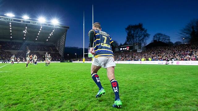 Kevin Sinfield reacts to Rob Burrow's MBE