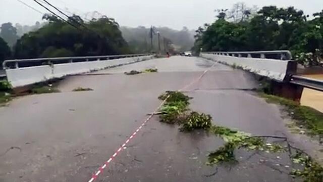 Collapsing bridge in Pahang