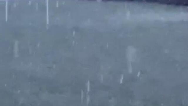 Snow falling in the S60 area