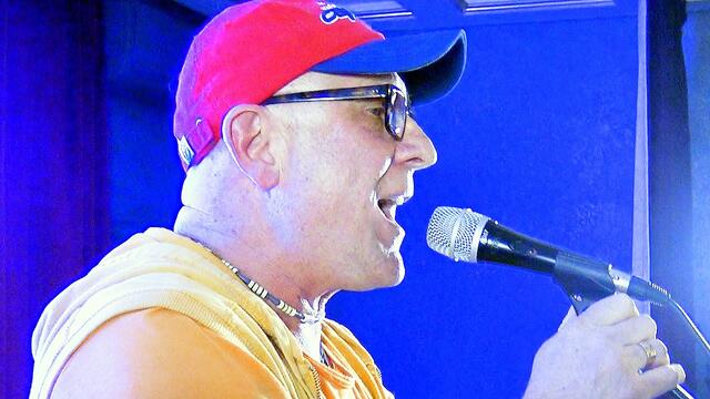 Валерий Палаускас   -   НА ТВОИХ РЕСНИЦАХ СЛЁЗЫ   Валерий Палаускас