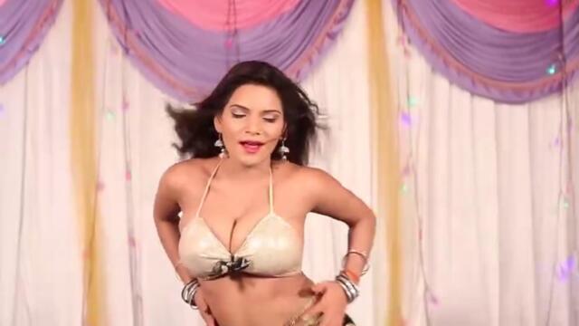 Dhak_Dhak_Karat_Ta_Jiya_|_Latest_Bhojpuri_Hot_Item_Song(480p)