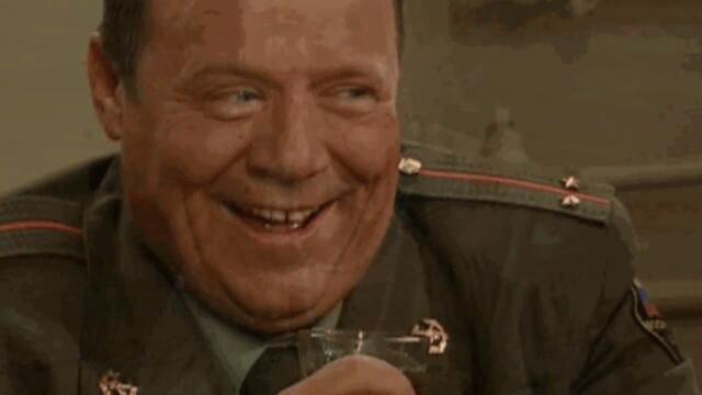 Анатолий Кулагин   -   ЧТО ВАМ НАДО