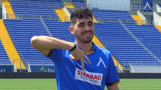 "ПФК Левски" подписа със защитника Христос Шелис