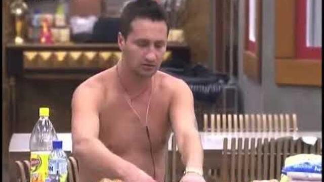 Крадеца Цветелин обсипва с обиди баба Радка  Big Brother Family (14.04.2010)