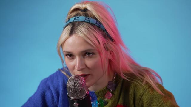 Lolo Zouaï Does ASMR with Foam Beads, Speaks French & Talks "Galipette" Video