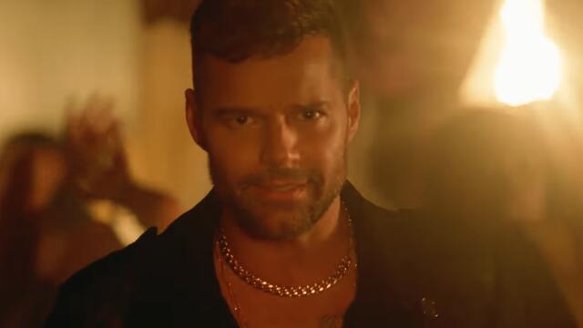 Ricky Martin ft. Wisin & Yandel - Fiebre Official Video
