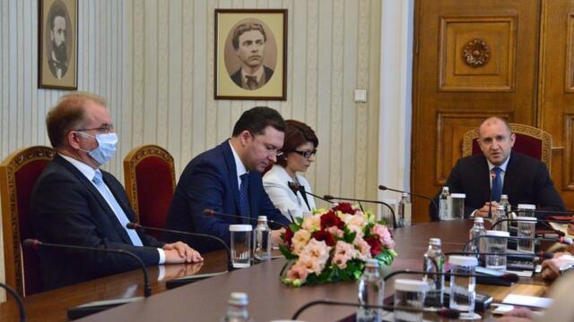Президента Румен Радев започна консултации с партиите: Изключително важно е да се отнасяме по-отговорно, за да има правителство