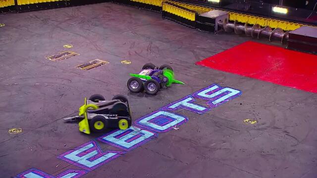 A FIGHT TO THE DEATH - Whiplash takes on Lock-Jaw, Live from Las Vegas!