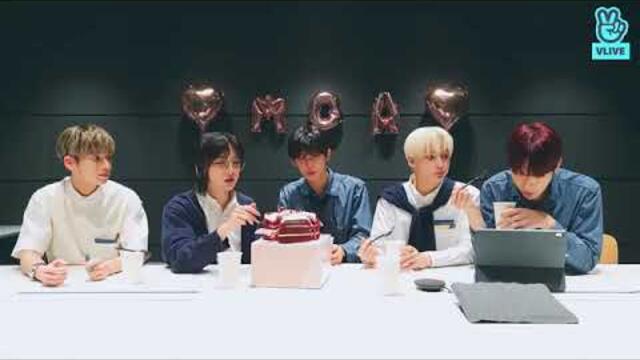 [Eng Sub] Happy 2nd birthday MOA🎉🎂🎂🎉Tomorrow X Together Vlive|TXT Vlive for MOA 🎂🎂🎂🎉🎊