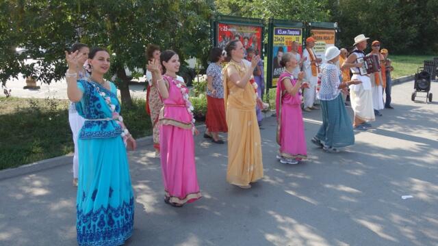 Харинама-санкиртана в жару +35. Эпизод 1. Гаджа Ханта дас. Harinama-sankirtana in Yekaterinburg