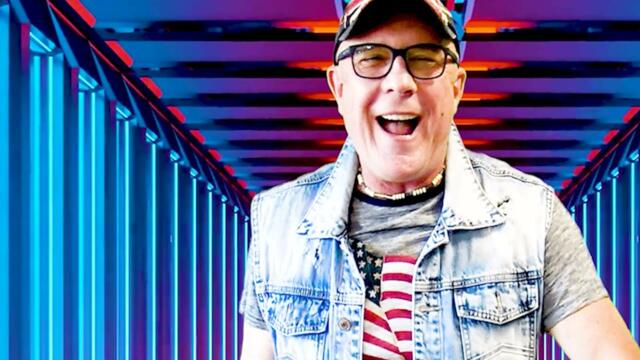 Валерий Палаускас  -  НИЧЕГО НЕ ХОТЕЛ *** ПРОСТО СТОЯЛ и ЖДАЛ