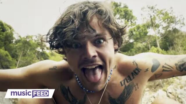 Harry Styles SHOCKS Fans With Unreleased ‘Golden’ Lyrics