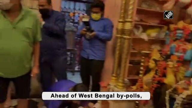 WB by-polls: CM Mamata offers prayers at Shitala Mata Temple in Bhabanipur