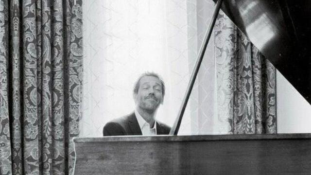 Dr.House plays the piano ♛ 🌸🍒💜 Dr. House ~ ❤️ ℒℴѵℯ før➷ᵧₒᵤ 💜 house m.d. ¸.•*´¨♛1👸