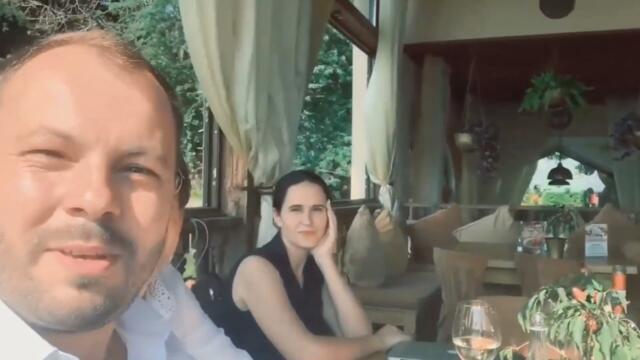 Ярослав Сумишевский  -  "За окошком вишня"