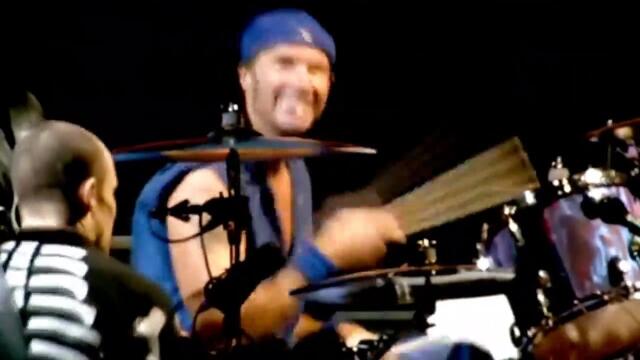 Red Hot Chili Peppers chante "Can't Stop" en live