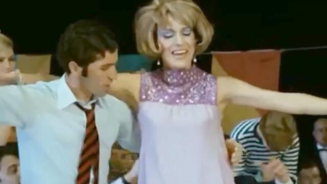 „Είμαι γυναίκα του γλεντιού“ – Μαίρη Χρονοπούλου