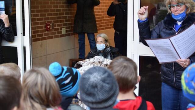 Elementary Students Serenade Teacher With Stage Four Cancer