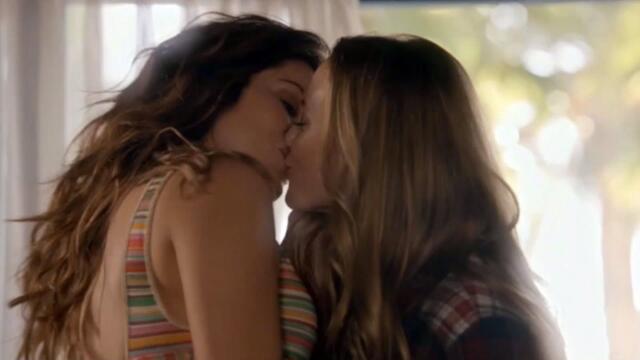 Carina & Maya - Come a Little Closer