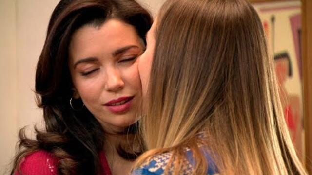 Luisita y Amelia tratan de controlar su deseo