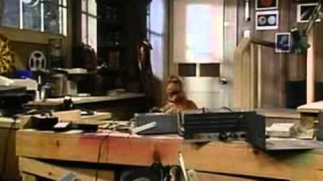 Альф поет "Billie Jean" Майкла)