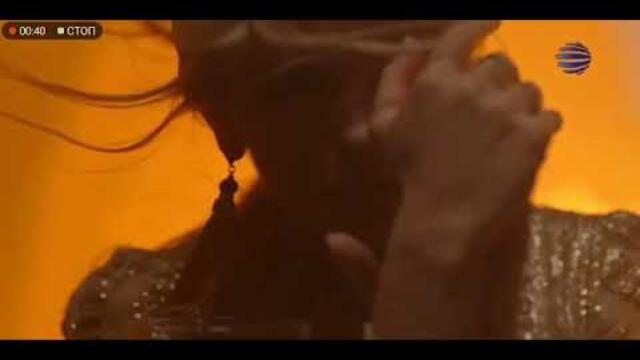 Хубавата п*тка Анелия