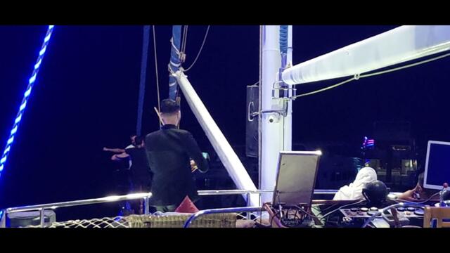 МУЗЫКА НА КОРАБЛЕ -SINA DREAM/ИГРАЕТ ПЕРВАЯ СКРИПКА КАИРСКОГО ЄСТРАДНО-СИМФОНИЧЕСУОГО ОРКЕСТРА.