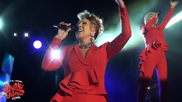 Lepa Brena - LIVE - Bolis i ne prolazis - Slatki dani u srcu Backe - (Crvenka, 2021)