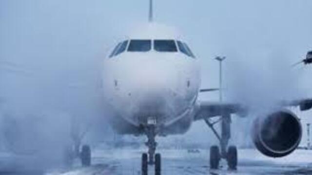 В САЩ отмениха хиляди полети заради приближаваща зимна буря 30 януари 2022 г.