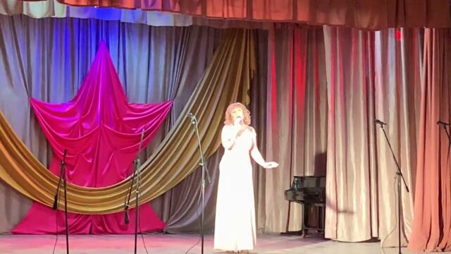 Лаура Дедович   -   Счастье вдруг... в тишине... постучалось в двери!