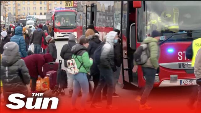 LIVE: Ukrainians cross over the border into Poland
