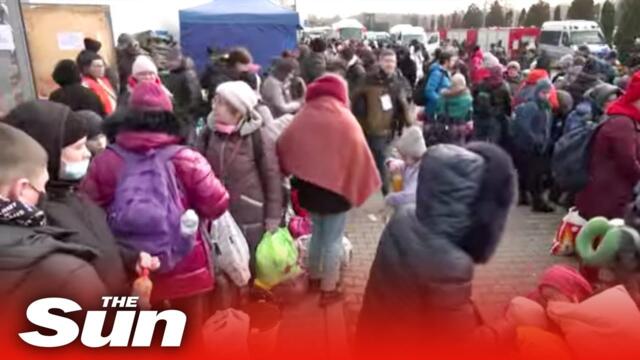 LIVE: Ukrainians cross over the border into Poland